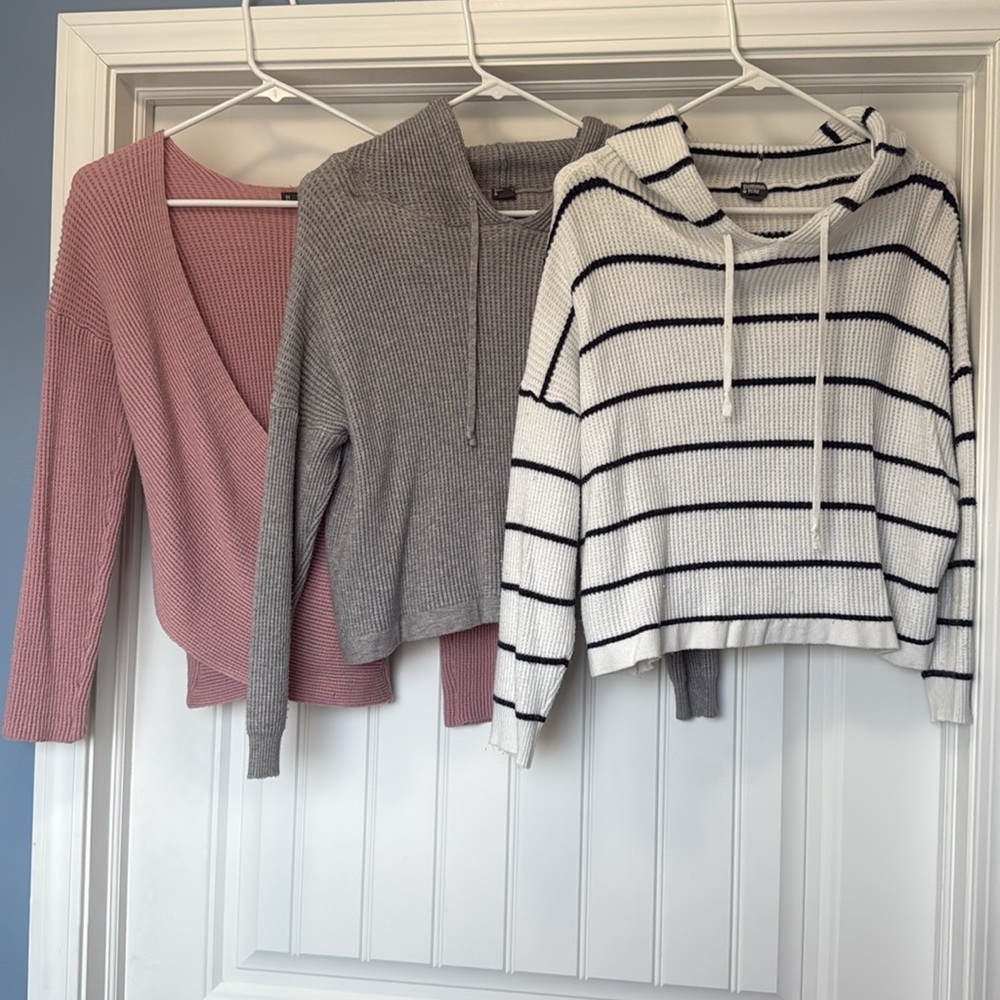 Summer & Rose waffle knit sweater bundle.
